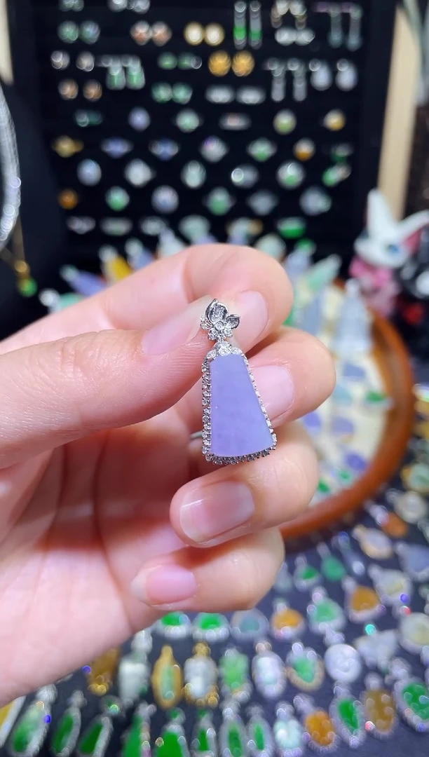 翡翠18K金镶嵌颈饰冰粉紫无事牌吊坠