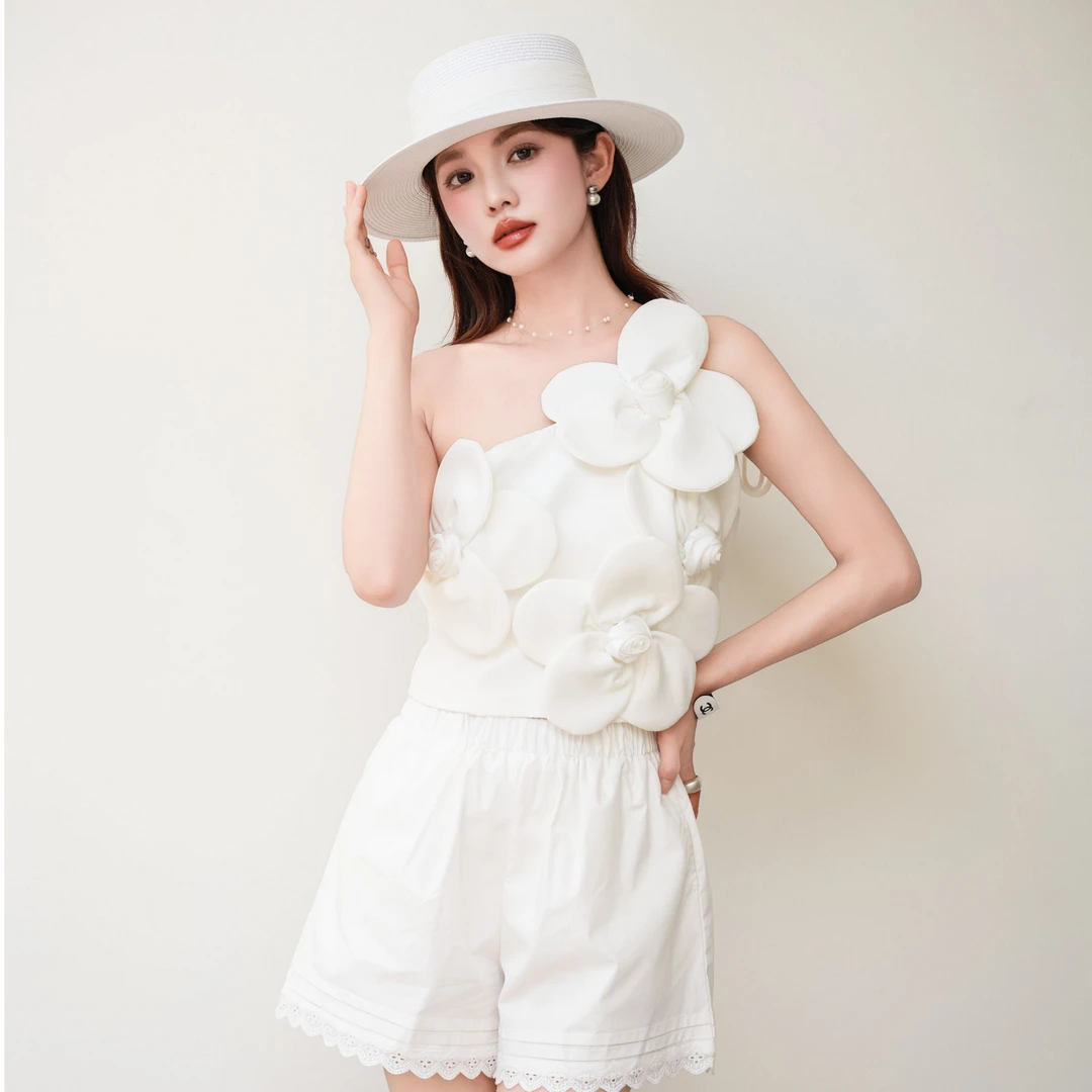 Queen Date白色立体露肩辣妹挂脖吊带背心性感时尚短款夏季无袖