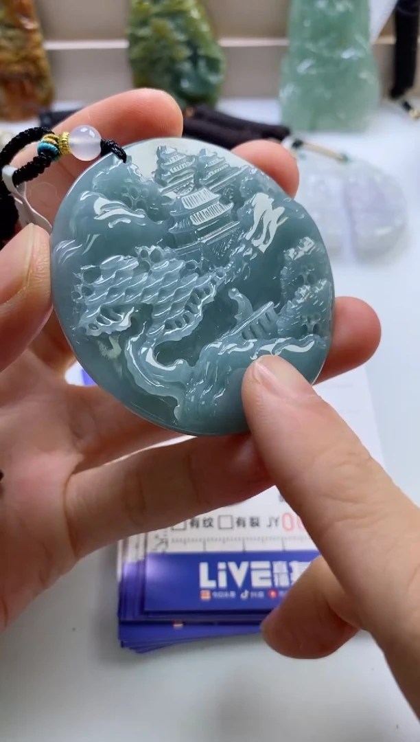 翡翠未镶嵌颈饰