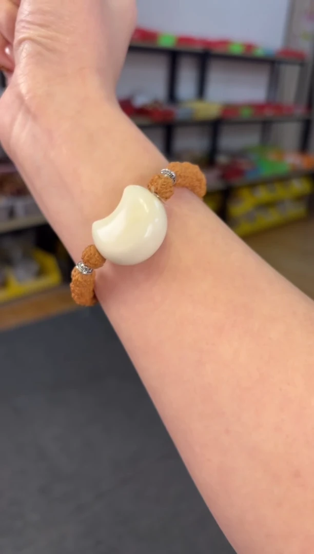 【闪购商品】菩提根/象牙果吊坠   金刚月亮