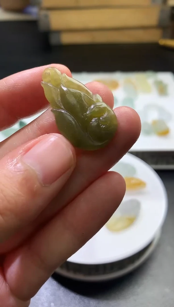 未镶嵌定制翡翠毛货