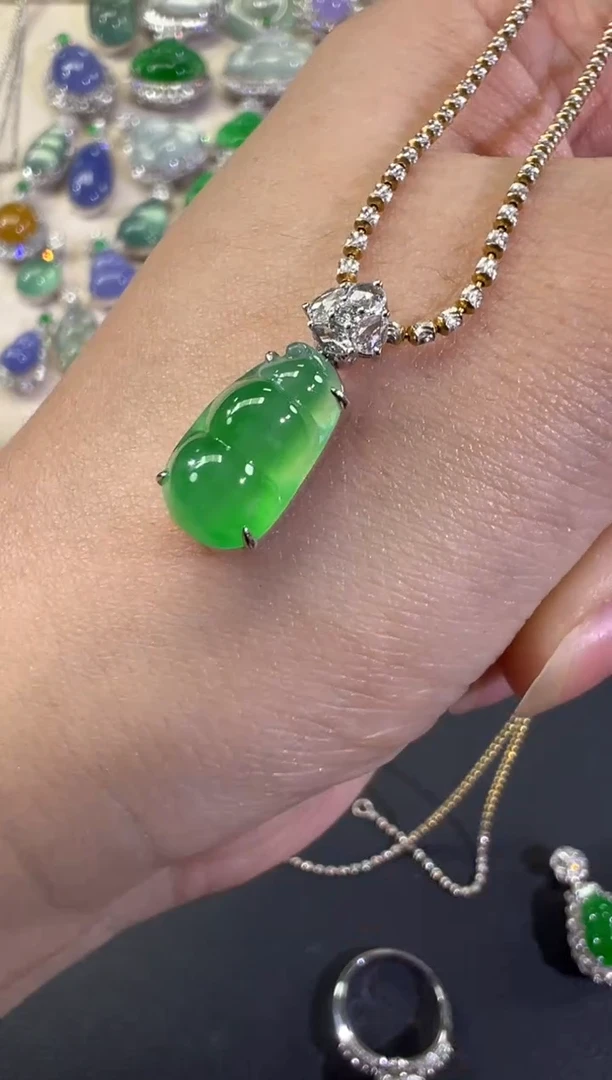 吊坠(不含链)18K金镶嵌翡翠B52|17800