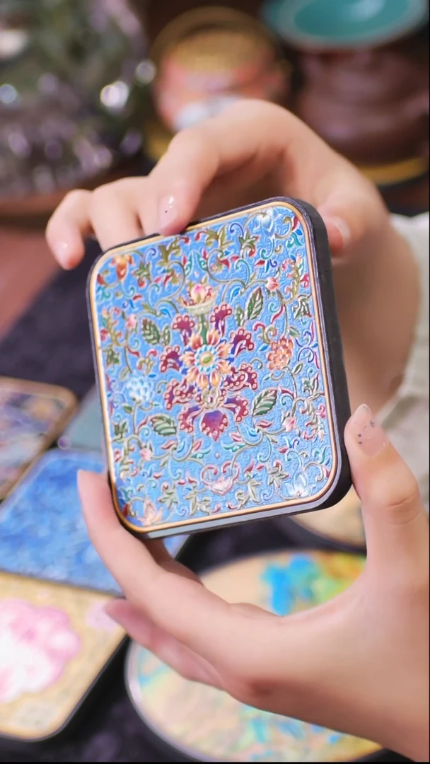 壹藏贰宝繁花图案杯垫一片