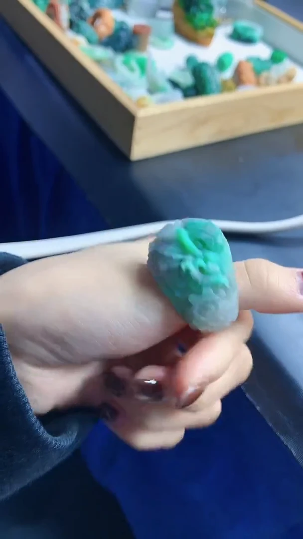 颈饰未镶嵌翡翠天然缅甸翡翠A货