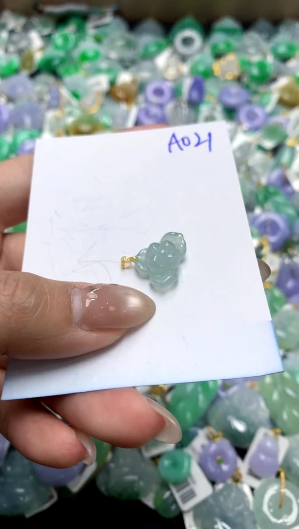 【闪购商品】翡翠颈饰18K金镶嵌1111111111111111