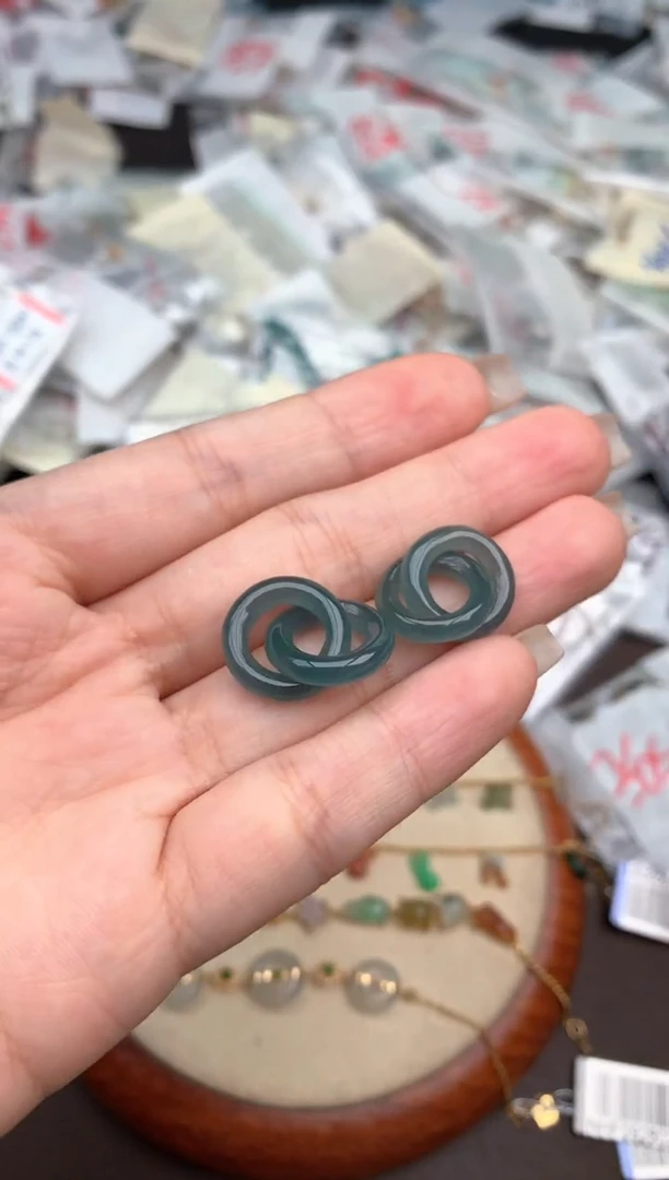 未镶嵌挂件翡翠一