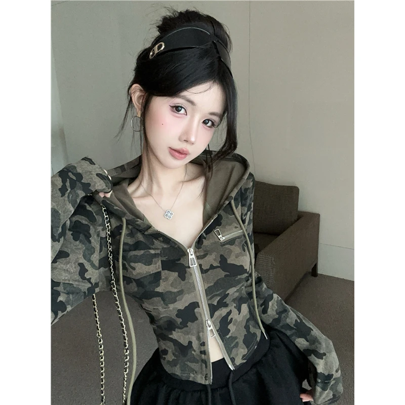 美式迷彩连帽长袖t恤女秋冬辣妹短款上衣设计感小众卫衣开衫外套