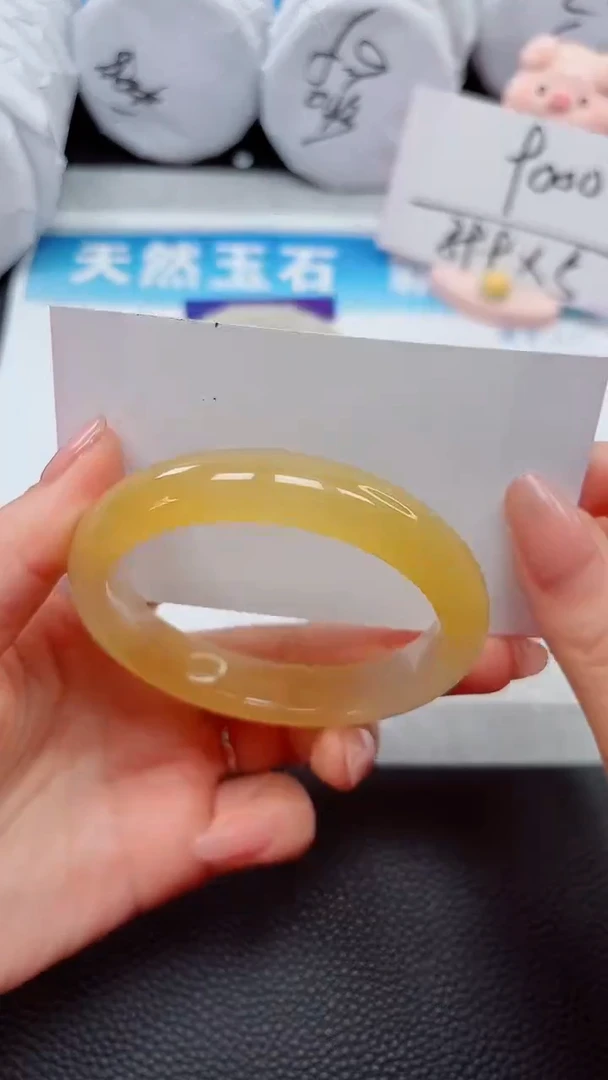 【闪购商品】石英质玉手镯未镶嵌32