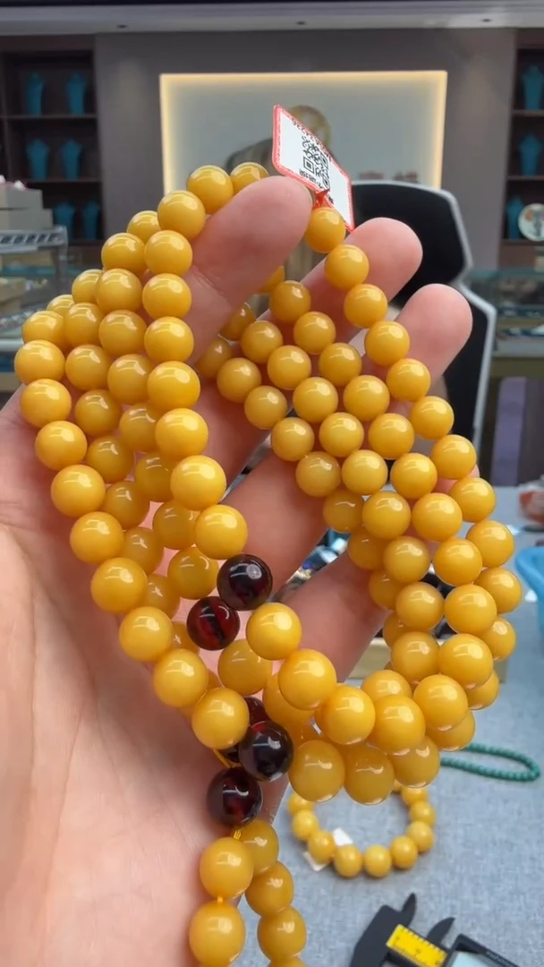 琥珀颈饰未镶嵌409秒拍号 假一罚三