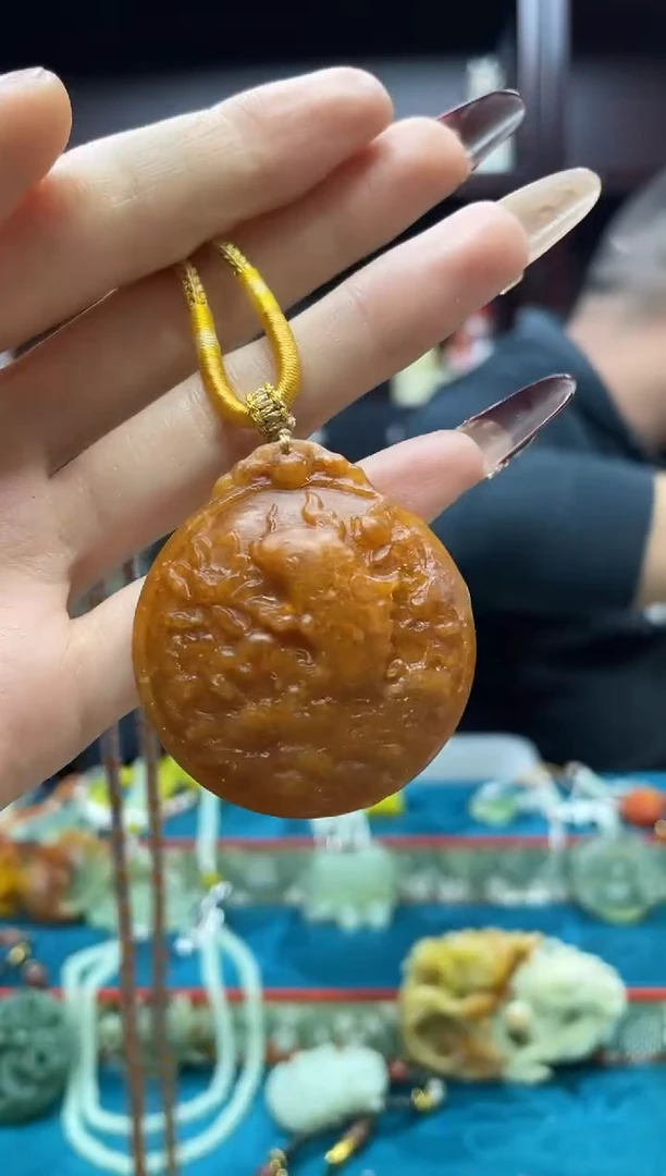 未镶嵌岫玉吊坠·