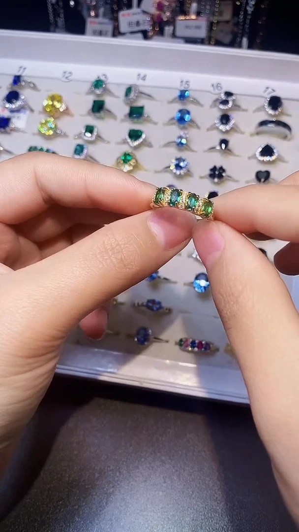 【闪购商品】祖母绿戒指银S925镶嵌.......