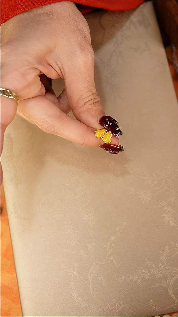 【闪购商品】琥珀耳饰银S925镶嵌耳饰