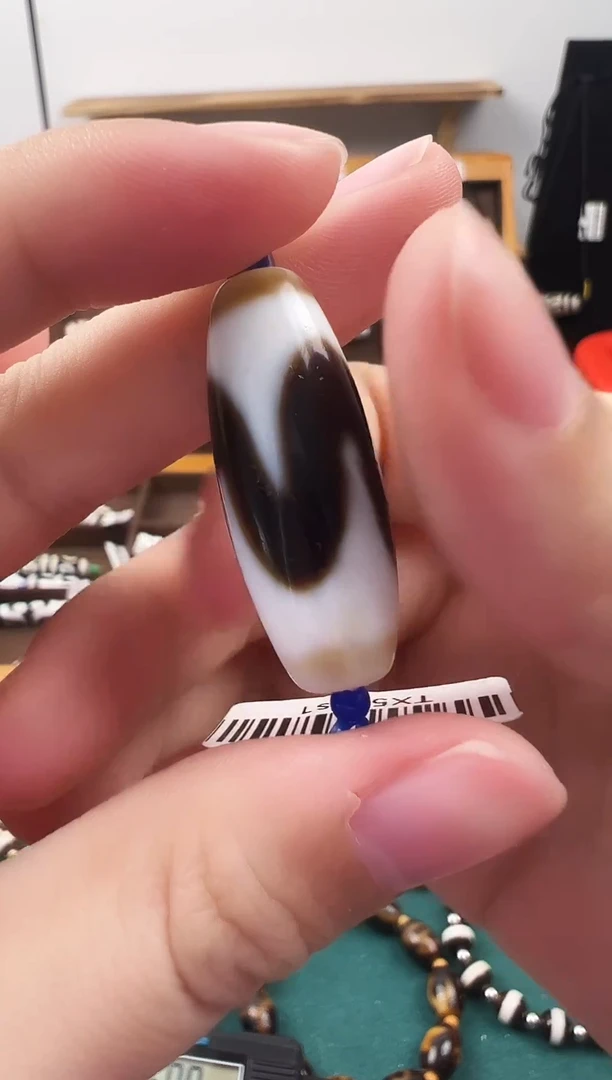 玛瑙/玉髓（覆膜）颈饰未镶嵌27.（微瑕）