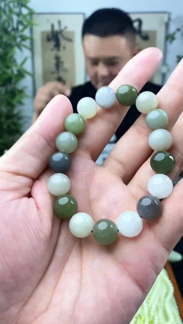 和田玉未镶嵌颈饰1