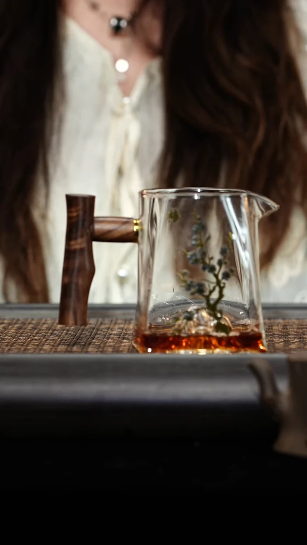 茶壶紫砂木把公道杯（梅花）