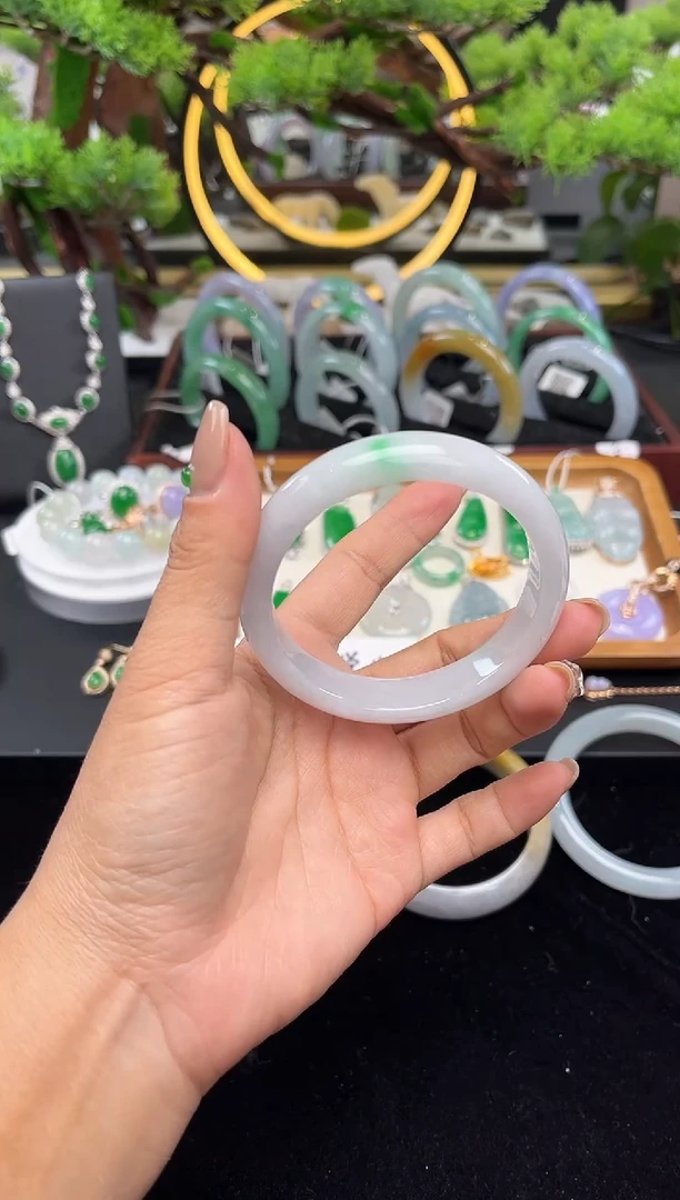 未镶嵌手镯翡翠手镯