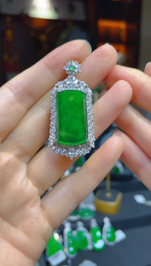 【闪购商品】翡翠颈饰银S925镶嵌102125天然A货翡翠无事牌