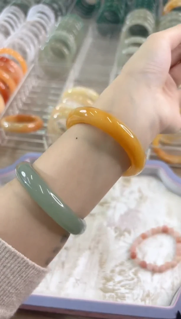 未镶嵌手镯石英质玉169-54HU