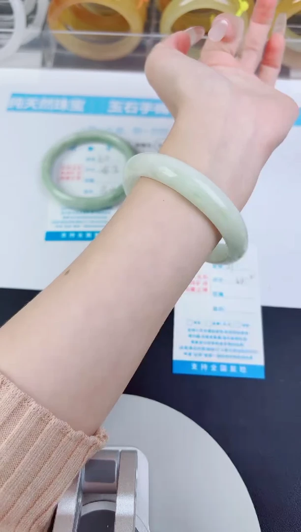 未镶嵌手镯石英质玉61--圈口60