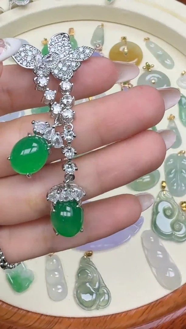 吊坠(赠链)18K金镶嵌翡翠8112