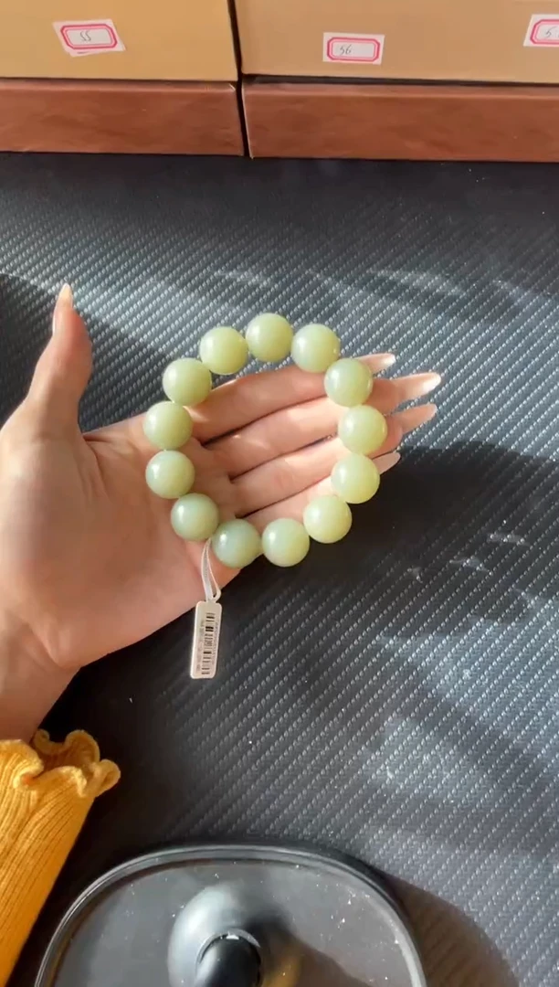 未镶嵌手串和田玉且末近矿微色差卡18