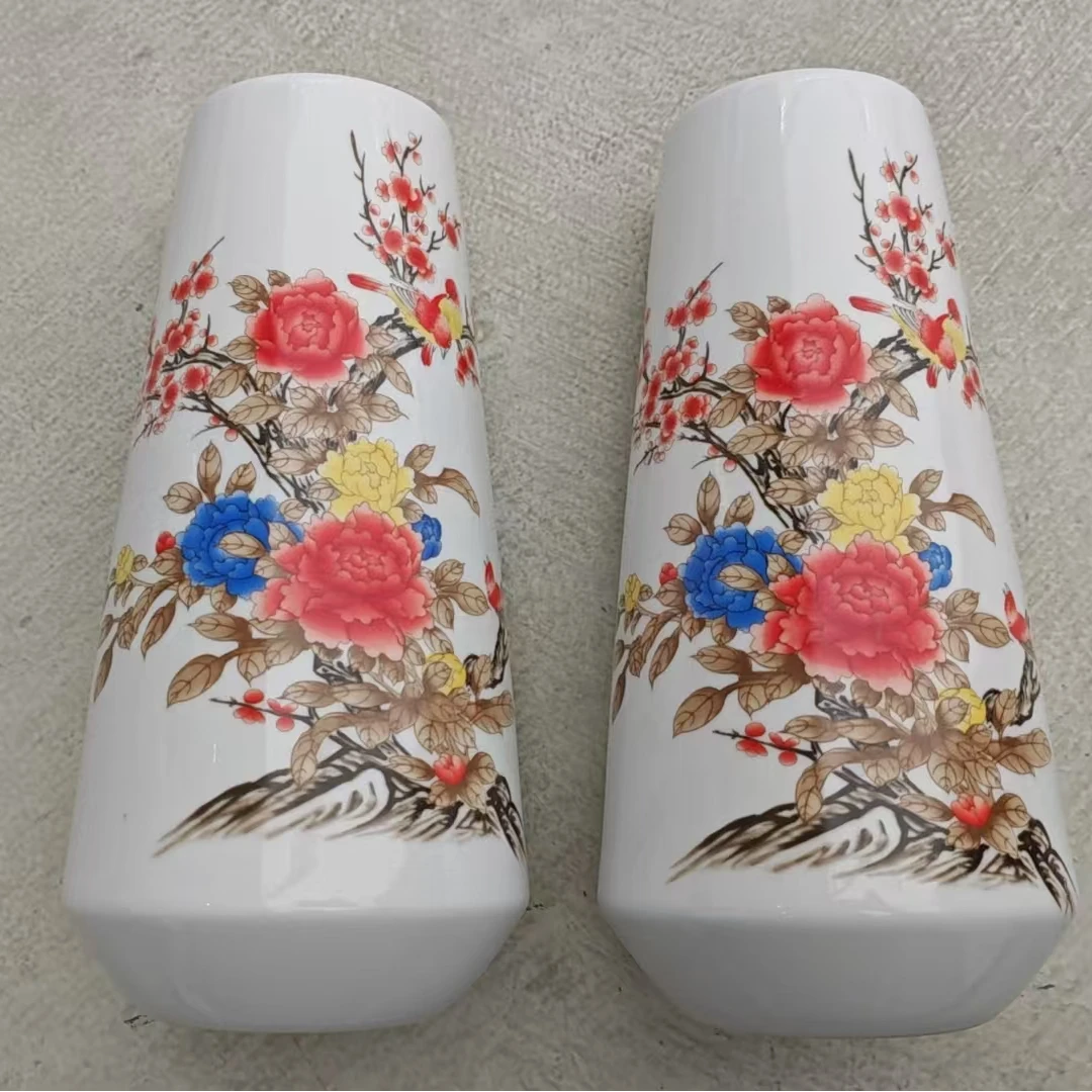 陶瓷牡丹花瓶一对