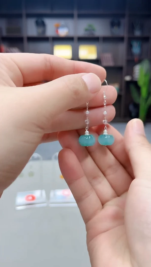 未镶嵌石英质玉（天山翠）耳饰W05