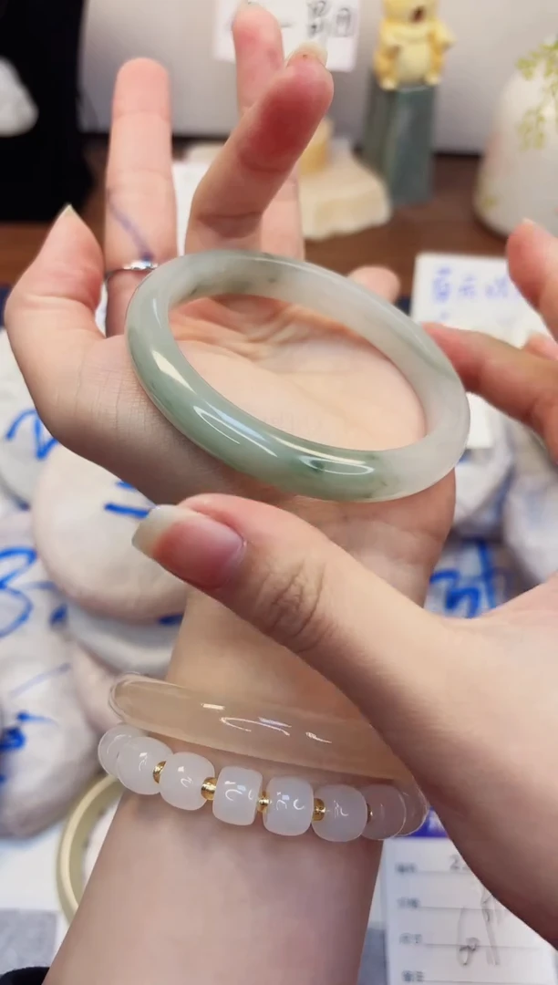 【闪购商品】石英质玉手镯未镶嵌229-天山翠-圈口60