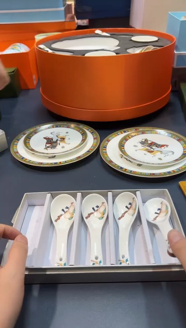 【闪购商品】碗F411全场正品，京东包邮