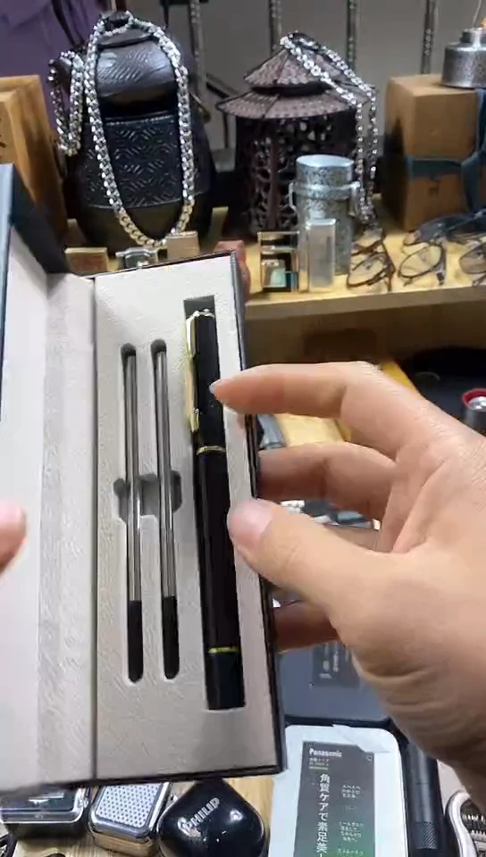 瓷片闪购商品  如图所示