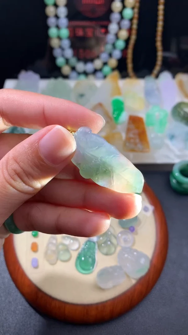 未镶嵌定制翡翠