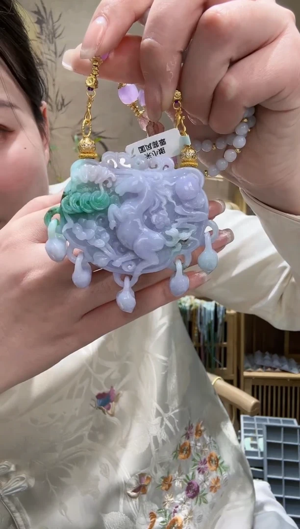 【闪购商品】翡翠颈饰未镶嵌吊坠