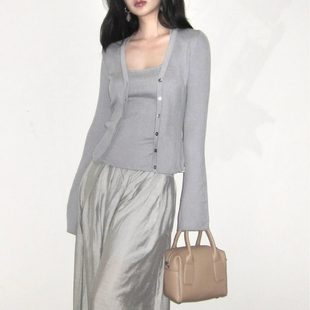 秋季新款韩系慵懒高级感纯欲修身灰色吊带外搭针织开衫两件套上衣