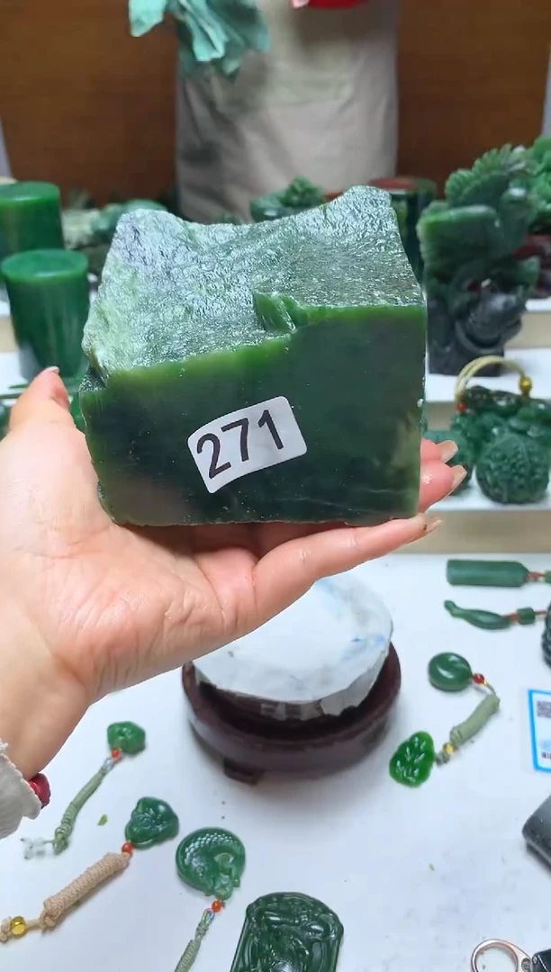 未镶嵌和田玉摆件1