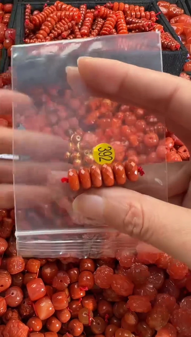【闪购商品】南红玛瑙颈饰未镶嵌1