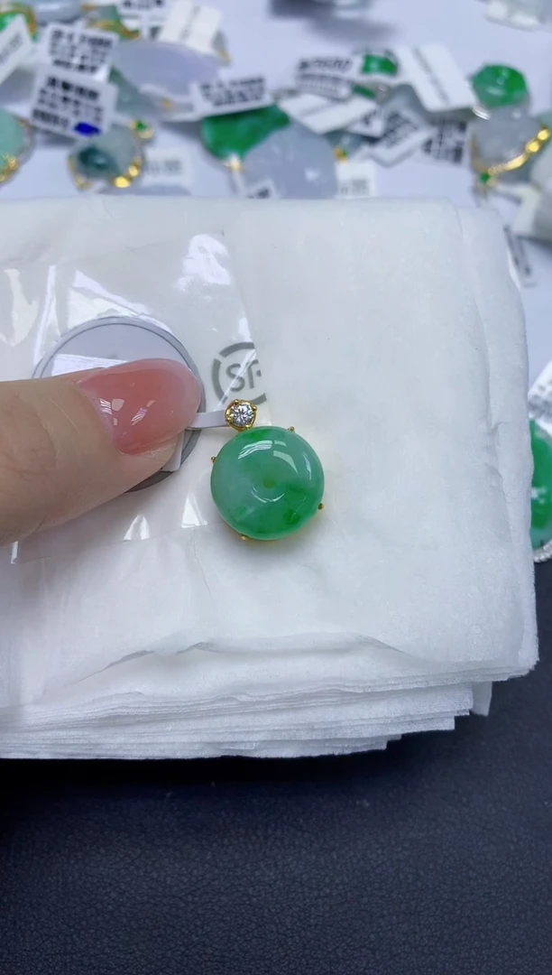 颈饰未镶嵌翡翠天然缅甸翡翠A货多样性发一件