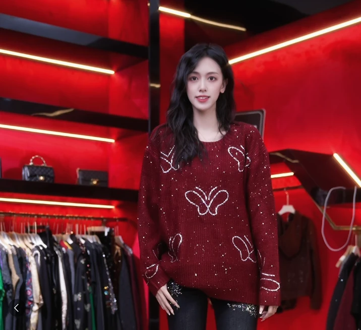 阿鱼家 秋冬新款蝶影飞舞烫钻遮肉显瘦时尚毛衣Y649