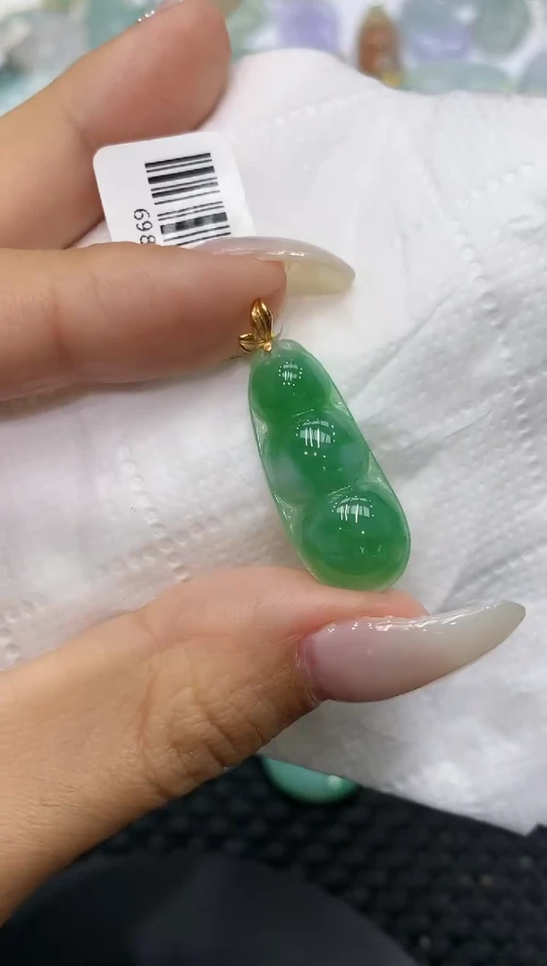颈饰18K金镶嵌翡翠111111111111