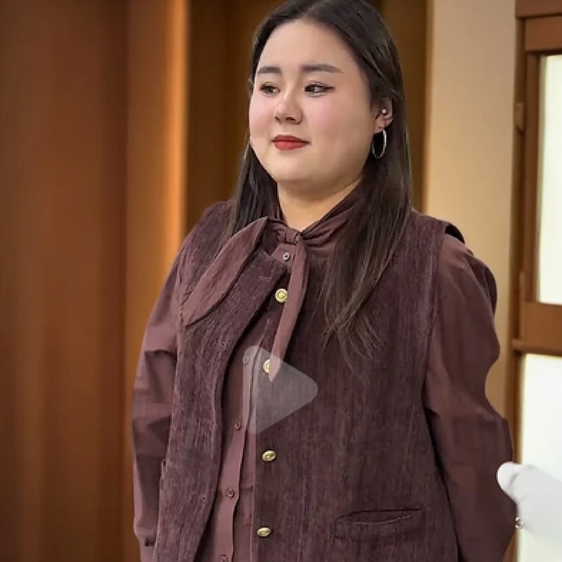 红色衬衣丝绒套装裙