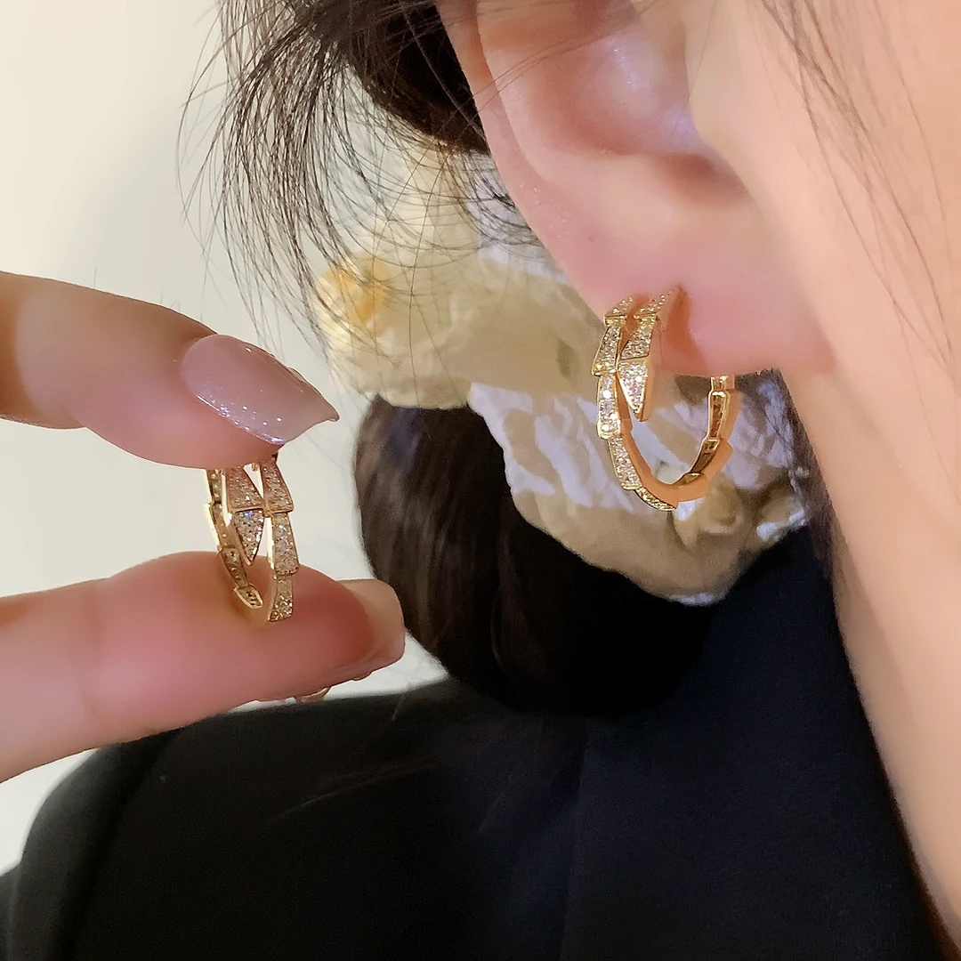 铜合金合成锆石耳饰 小众设计轻奢高级感中古蛇形C圈直针耳环1507