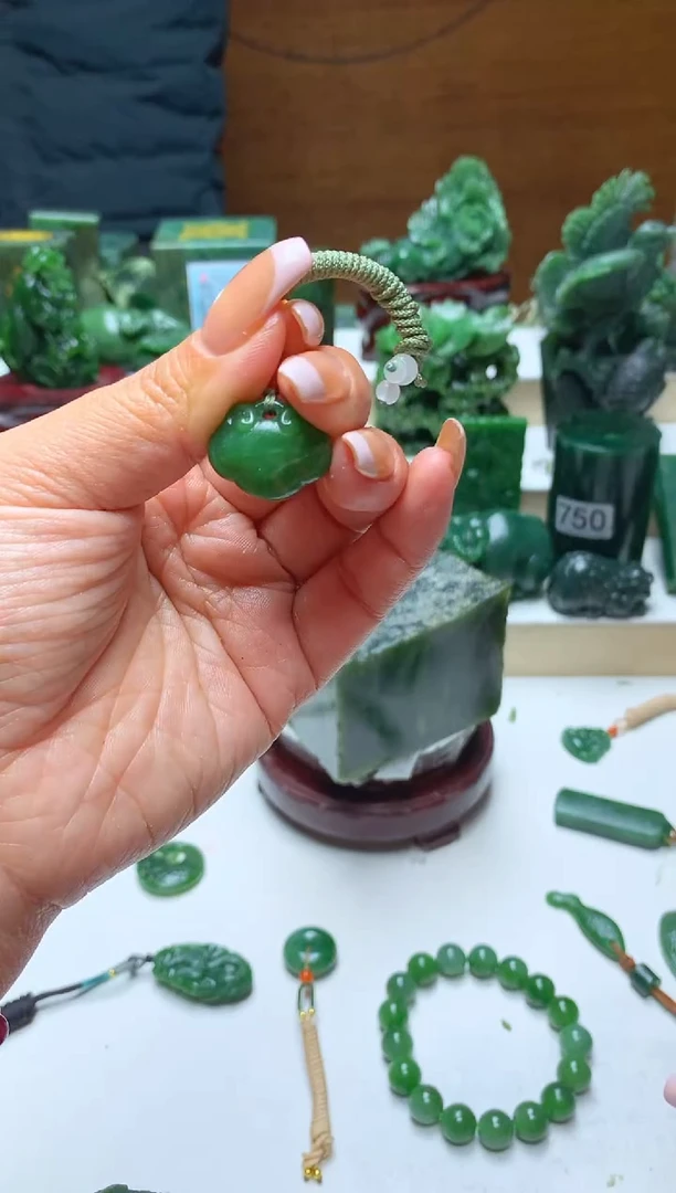 未镶嵌和田玉摆件随机发货，拍一发一