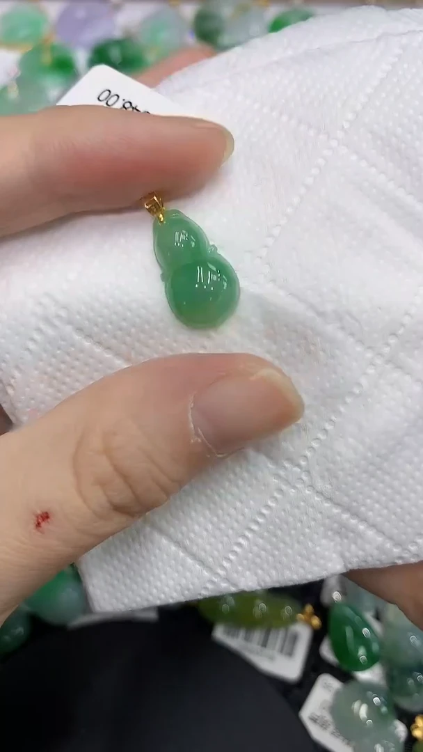 颈饰18K金镶嵌翡翠111111111