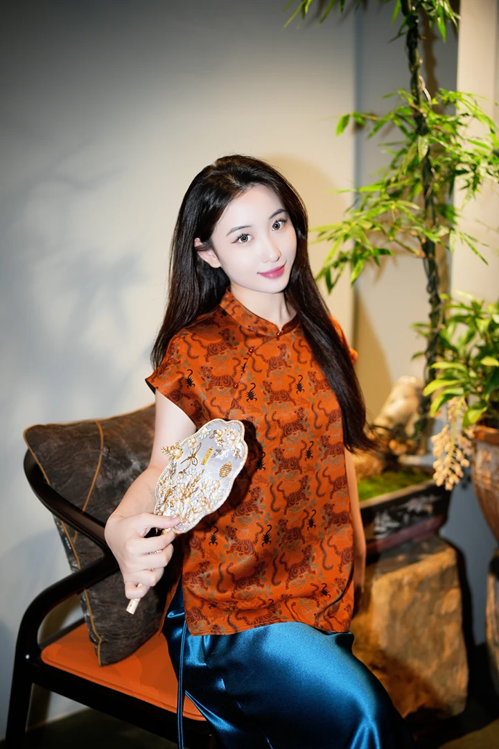 蓝大【枫火燃】新中式桑蚕丝短袖7920