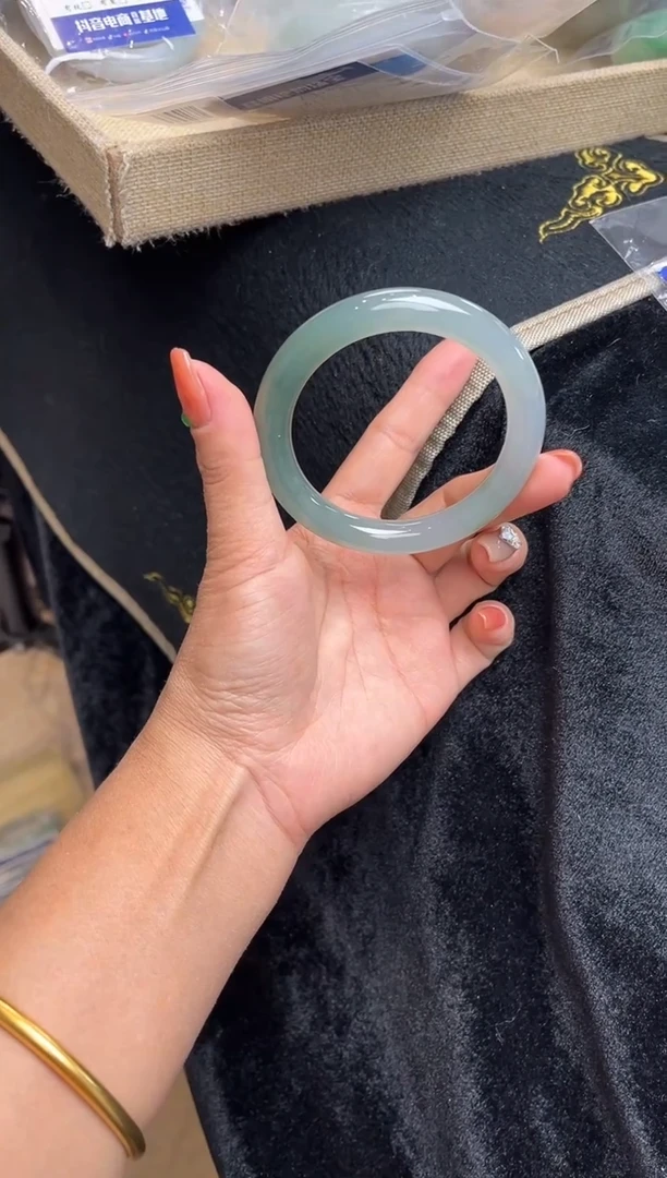 未镶嵌手镯翡翠手镯