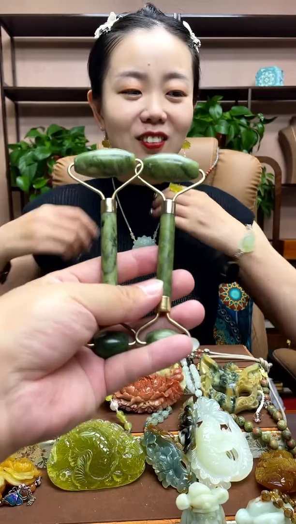 未镶嵌岫玉吊坠多样性发货发其中之一