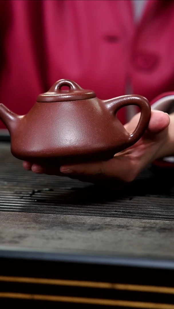 【闪购商品】紫砂茶壶02-微瑕全手台西底槽清子冶石瓢220c