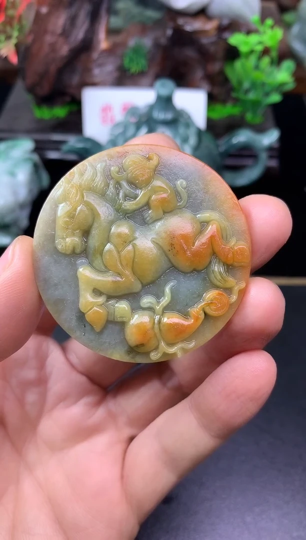 颈饰未镶嵌翡翠果*马上封侯