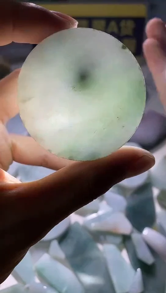 翡翠未镶嵌颈饰翡翠435