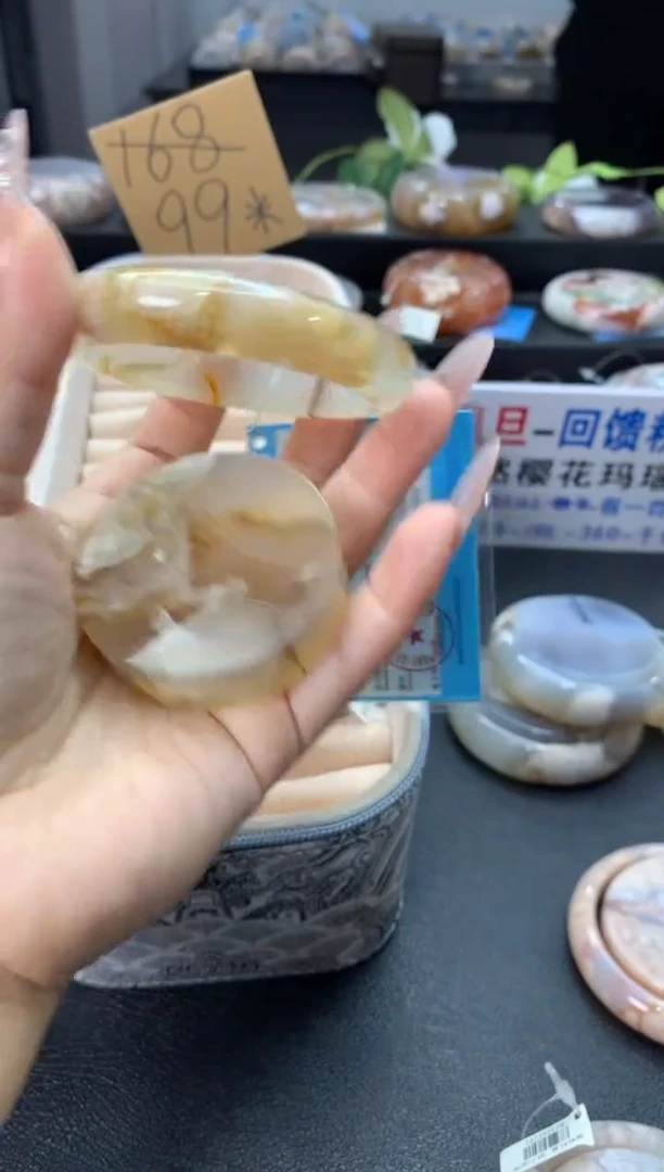 未镶嵌手镯石英质玉（54-55圈口）赠送镯心 无证书