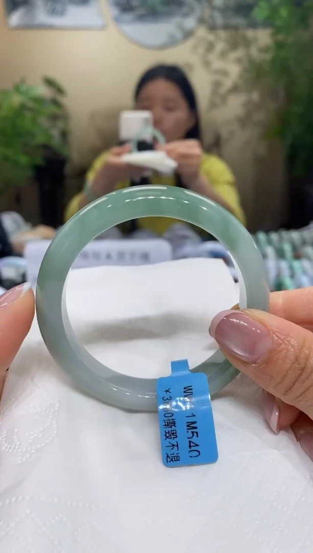 【闪购商品】翡翠手镯未镶嵌翡翠